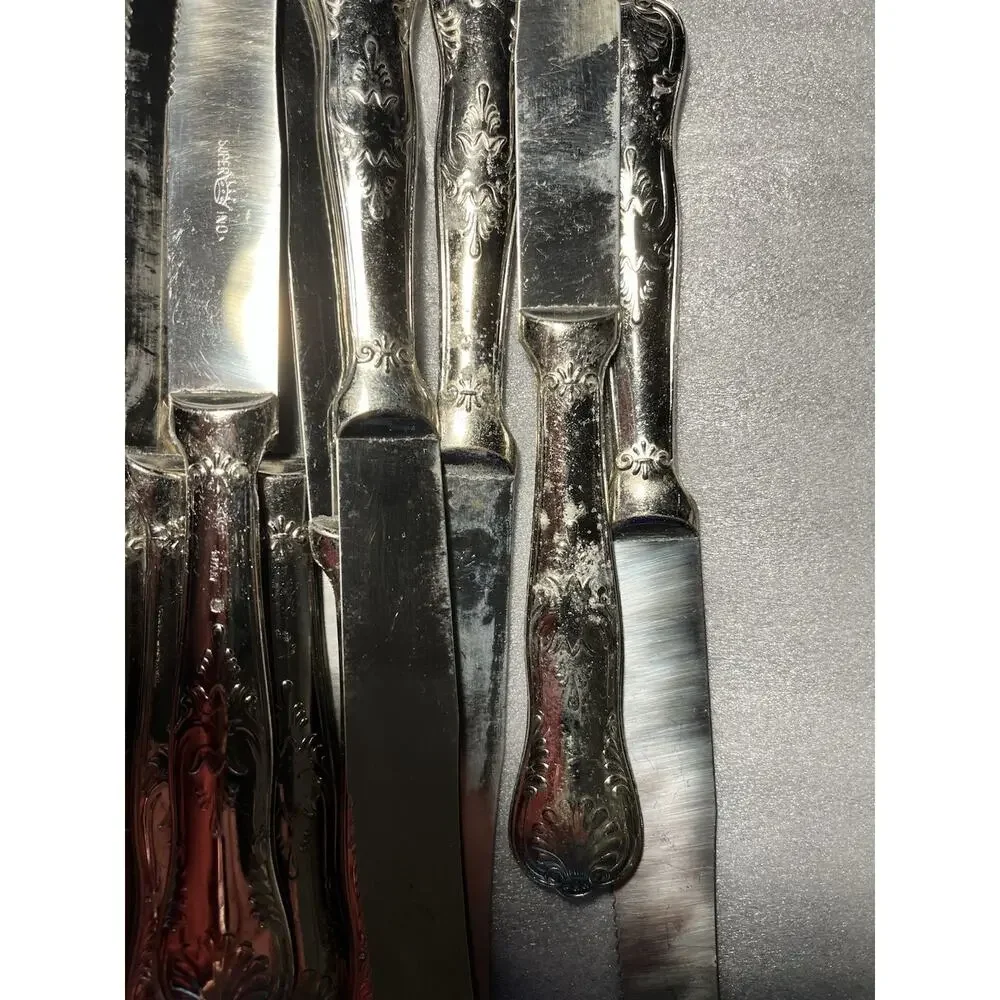 32 Piece Italian Kings Shell Pattern Silverplated Tarnished/dirty/pitted